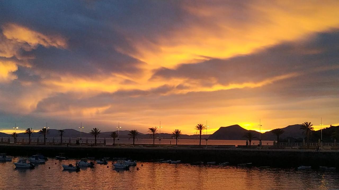 Appartamento Apartamento Con Piscinas Castro Urdiales Esterno foto